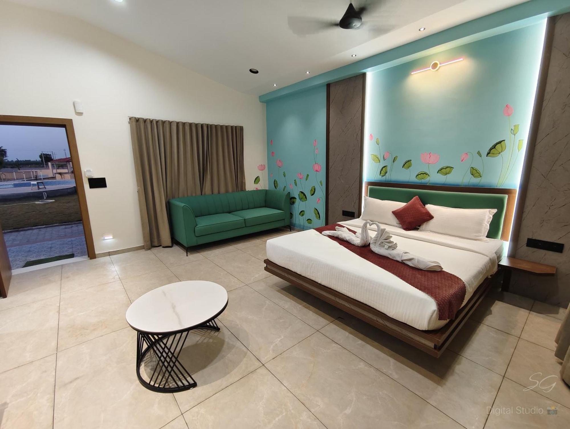 Shree Jalaram Resort Kodāe Kültér fotó